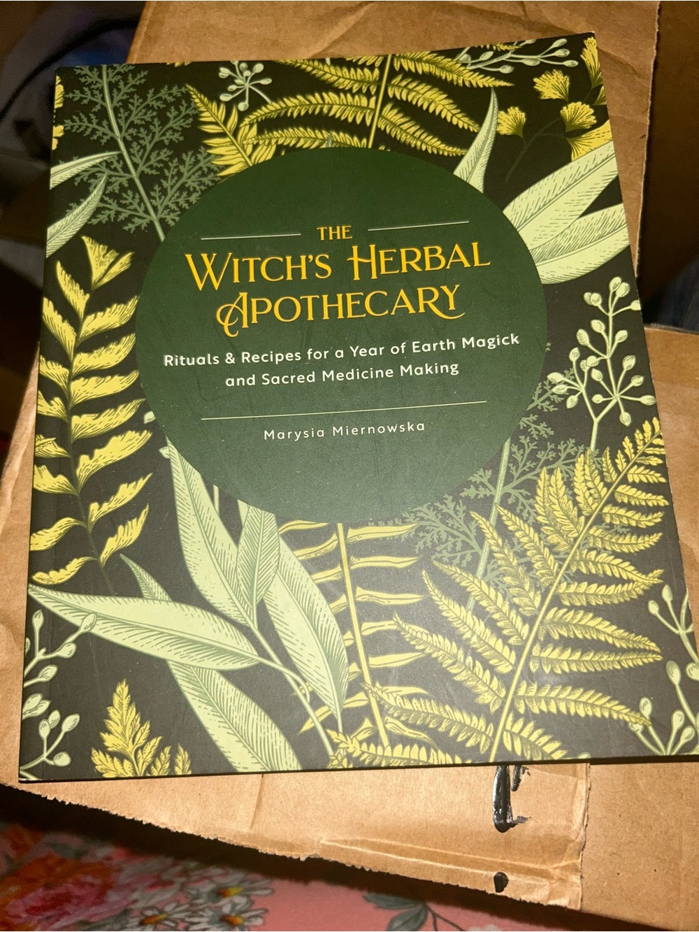 Assorted books - Picture 5 of 13